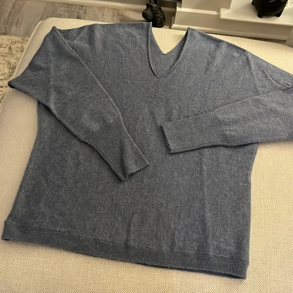 Vince cashmere sweater - Picture 1 of 4